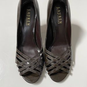 Vintage Brown patent leather Ralph Lauren Pumps Size 7 1/2